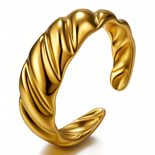 Croissant Twist Ring
